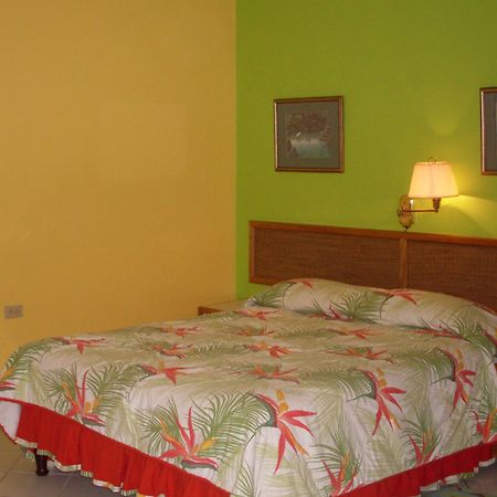 Coral Cove Marina Hotel Chaguaramas 外观 照片